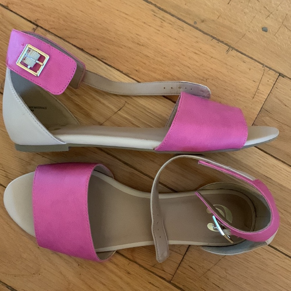 Sandals - Picture 2 of 3